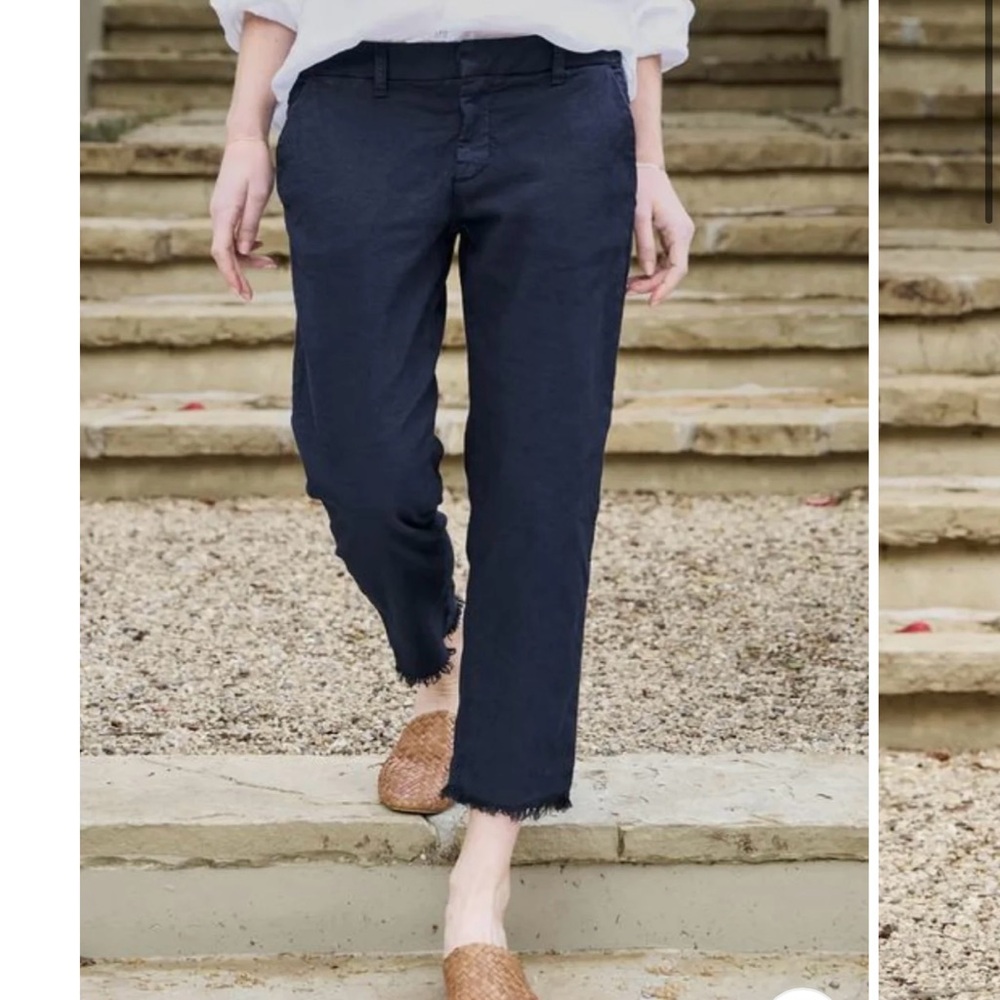 Frank and Eileen WICKLOW
The Italian Chino new with tag size 4 navy